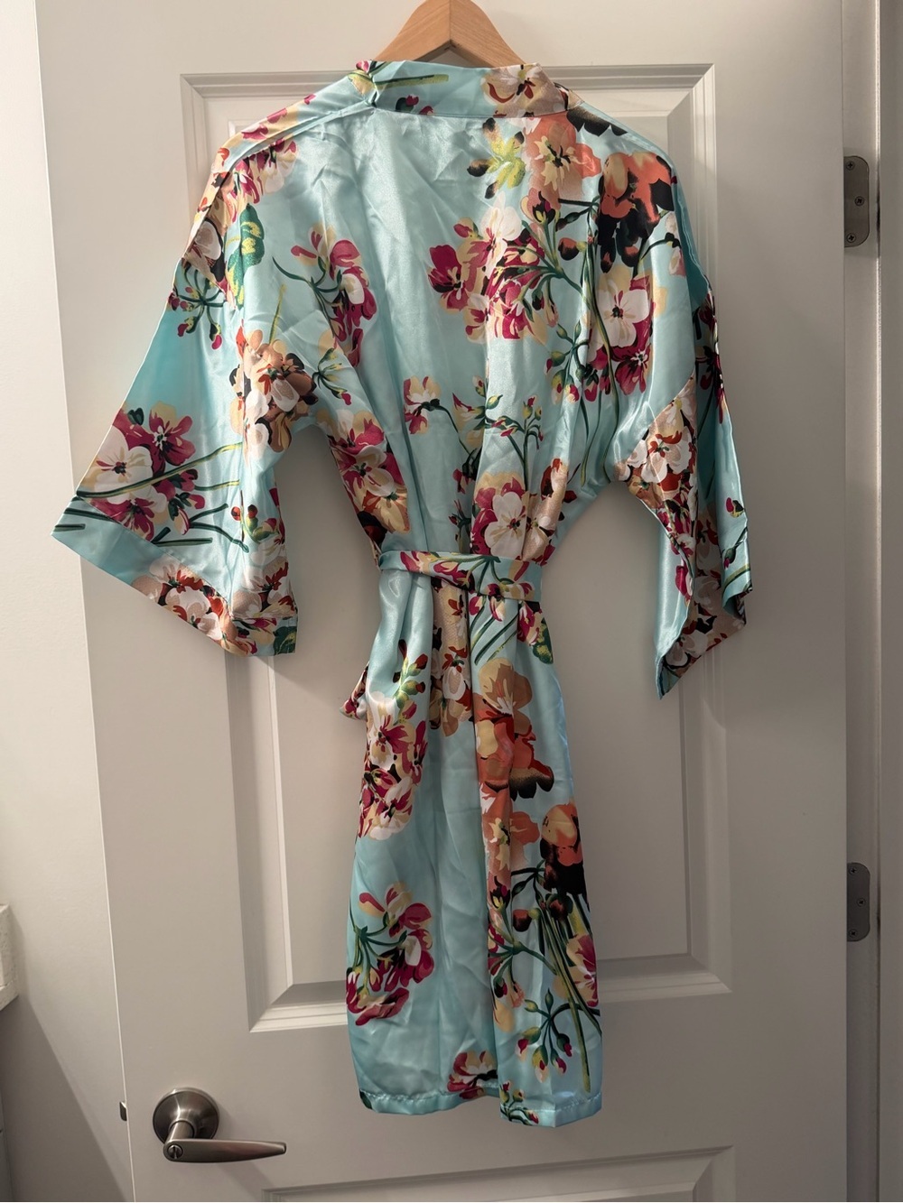 Silk-Feel Floral Robe - Light Blue - Picture 2 of 3